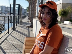 Gros seins, Sucer une bite, Plantureuse, Seins naturels, Pov, Adolescente, Branlette espagnole, Nénés