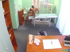 Amateur, Pareja, Médico, Estilo perrito, Oficina, Coño, Uniforme, Voyeur