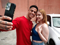 Blonde, Sucer une bite, Voiture, Tir de sperme, En levrette, Hd, Interracial, Nénés