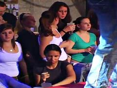 In den arsch, Wohlbeleibte schöne frauen, Blasen, Gruppe, Interrassisch, Party, Flotter dreier, Titten