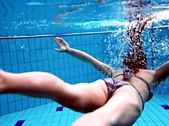 18 jaar, Vrouw, Fetisj, Biljart, Russisch, Alleen, Tieten likken, Onderwater