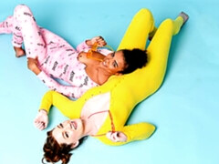 Жопа, Большие сиськи, Черные, Минет, Собачьи, Две девушки, Межрасовый секс, Втроем