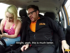 Gros seins, Blonde, Voiture, Branlette thaïlandaise, Léchez, De plein air, Chatte, Séduite