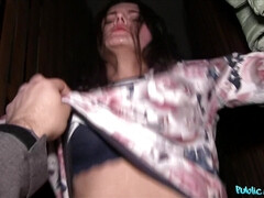 Amateur, Brunette brune, Italienne, Seins naturels, De plein air, Chatte, Chevaucher, Nénés