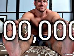 Dallas Foot-Trains His New Roommate - Dallas