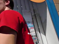 HUNT4K. Slim brunette and her skinny boyfriend need money for the holidays