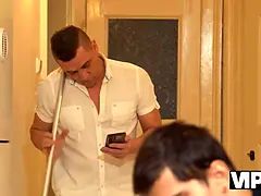 Blond, Bedriegen, Man die toekijkt, Exam, Man, Schreeuwen, Uniformpje, Vrouw