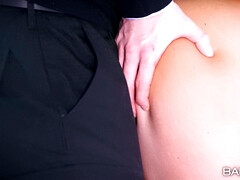 Blasen, Tschechisch, Erotisch, Europäisch, Masturbation, Büro, Muschi, Tätowierung