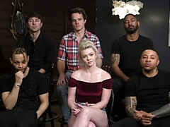 Sadomasochismus, Blondine, Spermaladung, Aufs gesicht abspritzen, Gruppensex, Gruppe, Hd, Lingerie