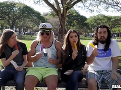 Amerikaans, Grote lul, Pijpbeurt, Schattig, Diep in de keel, Latijnse vrouw, Orgasme, Trio