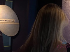 Пальцем, Подружка, Оргазм, На природе, От первого лица, Киски, Бритые, Сиськи