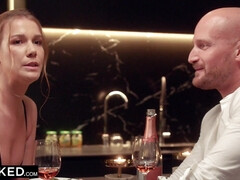 Blasen, Braunhaarige, Kehlenfick, Hundestellung, Küssen, Lecken, Muschi, Reiten