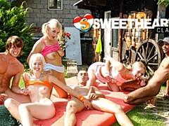 Blasen, Fetisch, Fingern, Gruppe, Handjob, Orgie, Im freien, Öffentlich