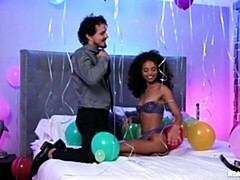 Culo grande, Verga grande, Mamada, Morena, Estilo perrito, Ébano, Interracial, Tetas