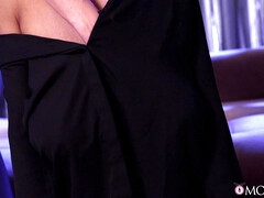 Gros cul, Noire, Face assise, Talons, Embrassement, Lesbienne, Mère que j'aimerais baiser, Chatte