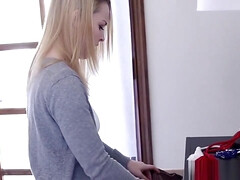 Enthousiasteling, Rondborstig, Sperma shot, Schattig, Lul, Hardcore, Hd, Tieten likken