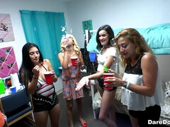 Blonde, Sucer une bite, Collège université, Fille latino, Léchez, Seins naturels, Piercing, Chatte