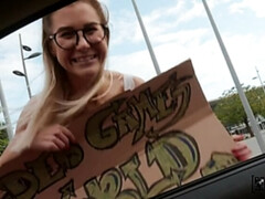 Amerikanisch, Blondine, Auto, Aufs gesicht abspritzen, Natürlichen titten, Orgasmus, Pov, Realität