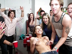 Grosser schwanz, Grosse titten, Blondine, Blasen, Handjob, Hardcore, Orgie, Jungendliche (18+)