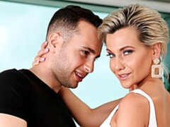 Cul, Blonde, Sucer une bite, En levrette, Branlette thaïlandaise, Embrassement, Rasée, Nénés