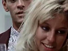 Tussi, Grosse titten, Blondine, Blasen, Paar, Spermaladung, Küssen, Vintage