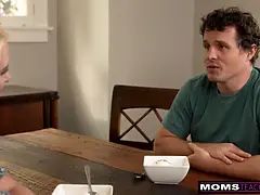 デカ尻, デカパイ, ブロンド, フェラチオ, 手コキする, Hd, 怪物, 剃毛