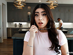 Dormitorio, Mamada, Corridas faciales, Gafas, Coño, Medias largas, Trio, Paja con tetas