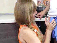 Amateur, Sucer une bite, Collège université, Couple, Tir de sperme, Européenne, Fait maison, Adolescente