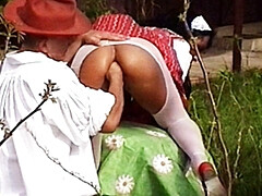 Leie, In den arsch, Grosser schwanz, Faustfick, Hd, Milf, Öffentlich, Rau
