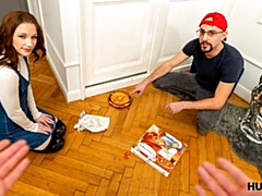 18 ans, Gros cul, Grosse bite, Sucer une bite, Seins naturels, Pov, Rousse roux, Adolescente