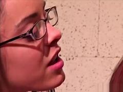 Anal, Gros seins, Sucer une bite, Français, Masturbation, Mère que j'aimerais baiser, Public, Nénés