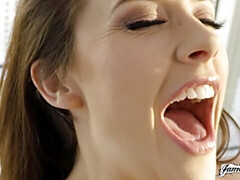 Gros cul, Gros seins, Doigter, Embrassement, Lingerie, Masturbation, Chatte, Rasée