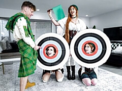 18 jaar, Grote kont, Grote lul, Pijpbeurt, Hondjeshouding, Natuurlijke tieten, Tiener, Tieten likken