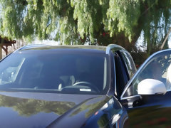 Grosse titten, Blondine, Kehlenfick, Schwanz, Hardcore, Im freien, Tätowierung, Titten