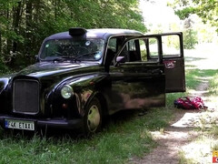 イギリス人, 車, 指いじり, ハードコア, なめる, オマンコ, 三人, オッパイの