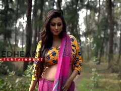 Gros seins, Plantureuse, Fétiche, Indienne, Seins naturels, De plein air, Solo, Nénés