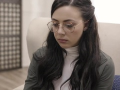 Mamada, Morena, Estilo perrito, Corridas faciales, Gafas, Peludo, Sexo duro, Lamidas