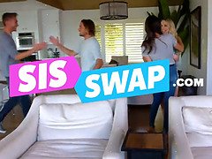 Cfnm, Sperma im mund, Dildo, Gesichtssitzen, Gruppe, Orgie, Jungendliche (18+), Uniform