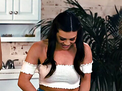 18 летние, Лесбиянка, Лизание, Массаж, Масло, Киски, Тату, Втроем