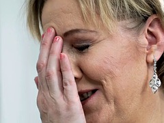 Sucer une bite, Femme couguar, Tir de sperme, Doigter, Mamie, Hard, Léchez, Mature