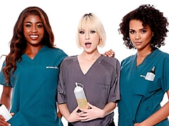 Пальцем, Межрасовый секс, Поцелуи, Лизание, Киски, Молоденькие, Втроем, Игрушки