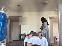 デカチン, デカパイ, 黒人, 手コキする, マッサージ, 淫乱熟女, オッパイの, のぞき