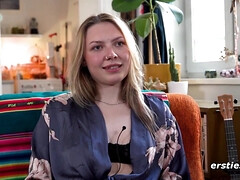 Blondine, Dildo, Hundestellung, Deutsch, Freundin, Selbstgemacht, Masturbation, Schlampe