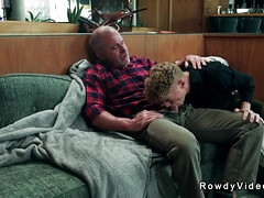 In den arsch, Familie, Schwul, Handjob, Wichsen, Reif, Ablutschen, Taboo