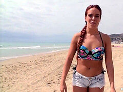 Playa, Bikini, Semen en la boca, Público, Coño