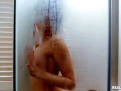 Leie, Arsch, Deutsch, Lesbisch, Masturbation, Muschi, Rotschopf, Dusche