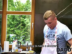 Cocu, Tchèque, Papa, Hd, Petite femme, Tatouage, Adolescente, Nénés