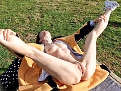 Amateur, Mère que j'aimerais baiser, Nue  à poil, De plein air, Pisser, Public, Chatte, Solo