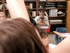 Braunhaarige, Dildo, Europäisch, Frau frau mann, Handjob, Flotter dreier, Titten, Nass