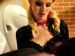 Blondine, Braunhaarige, Fetisch, Milf, Strapon
